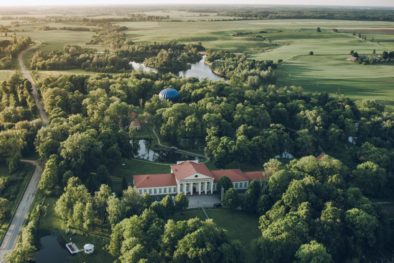 Aparthotel Taujenu Dvaro Sveciu Namai à Towiany Extérieur photo