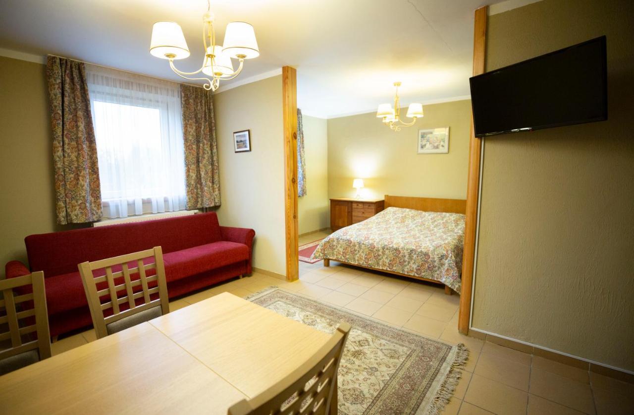 Aparthotel Taujenu Dvaro Sveciu Namai à Towiany Extérieur photo