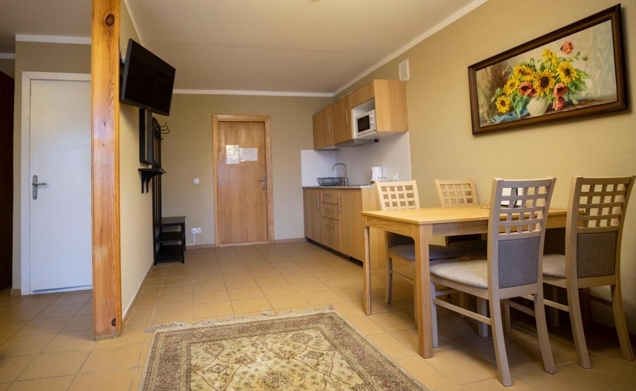 Taujenu Dvaro Sveciu Namai Towiany Extérieur photo
