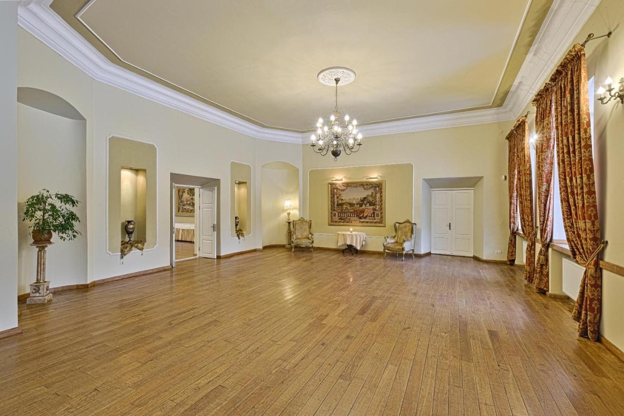 Taujenu Dvaro Sveciu Namai Towiany Extérieur photo