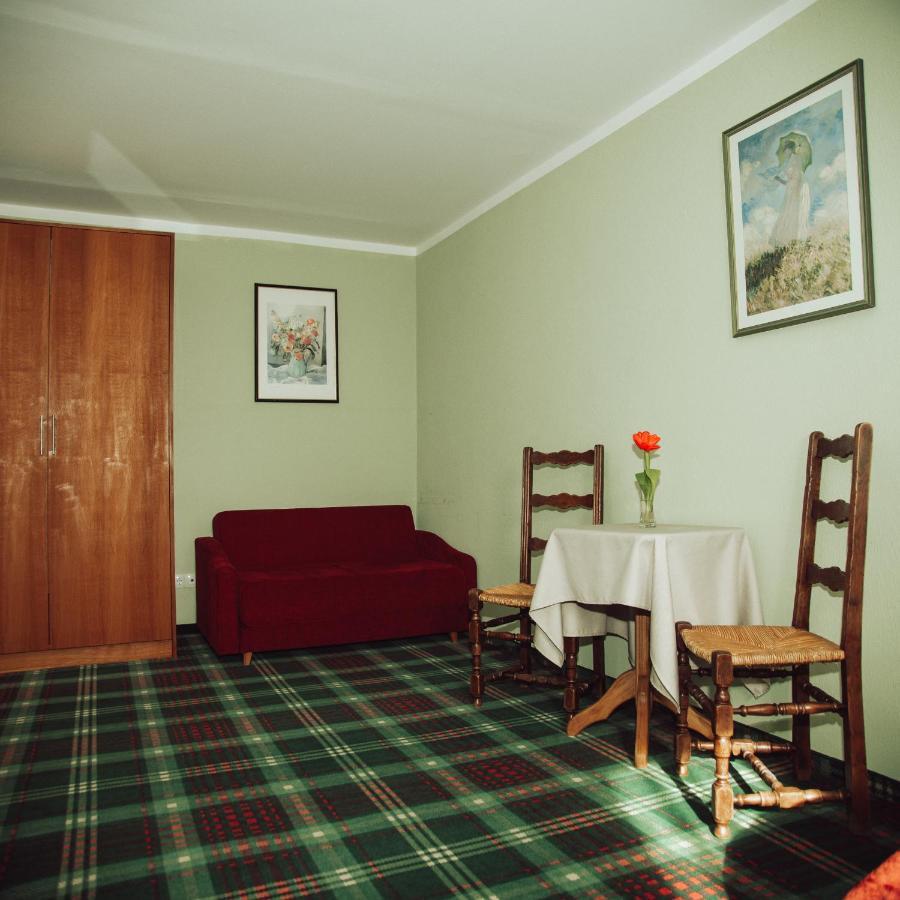 Aparthotel Taujenu Dvaro Sveciu Namai à Towiany Extérieur photo