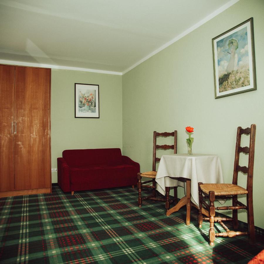 Taujenu Dvaro Sveciu Namai Towiany Extérieur photo