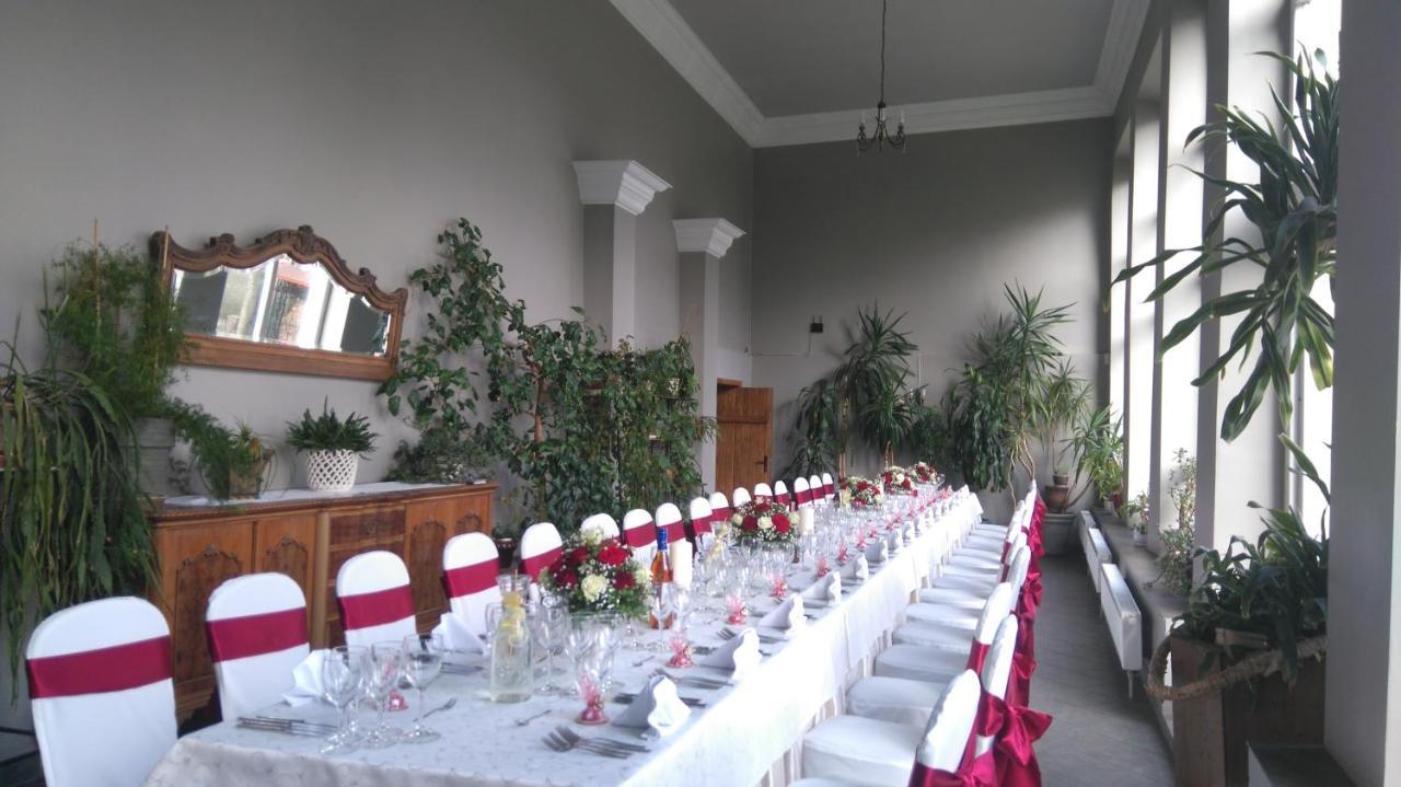 Taujenu Dvaro Sveciu Namai Towiany Extérieur photo