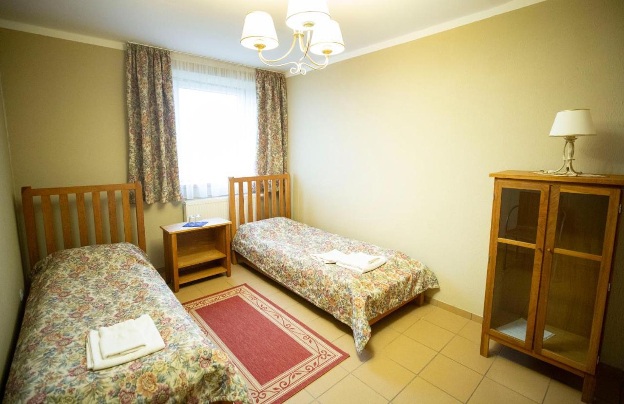 Taujenu Dvaro Sveciu Namai Towiany Extérieur photo