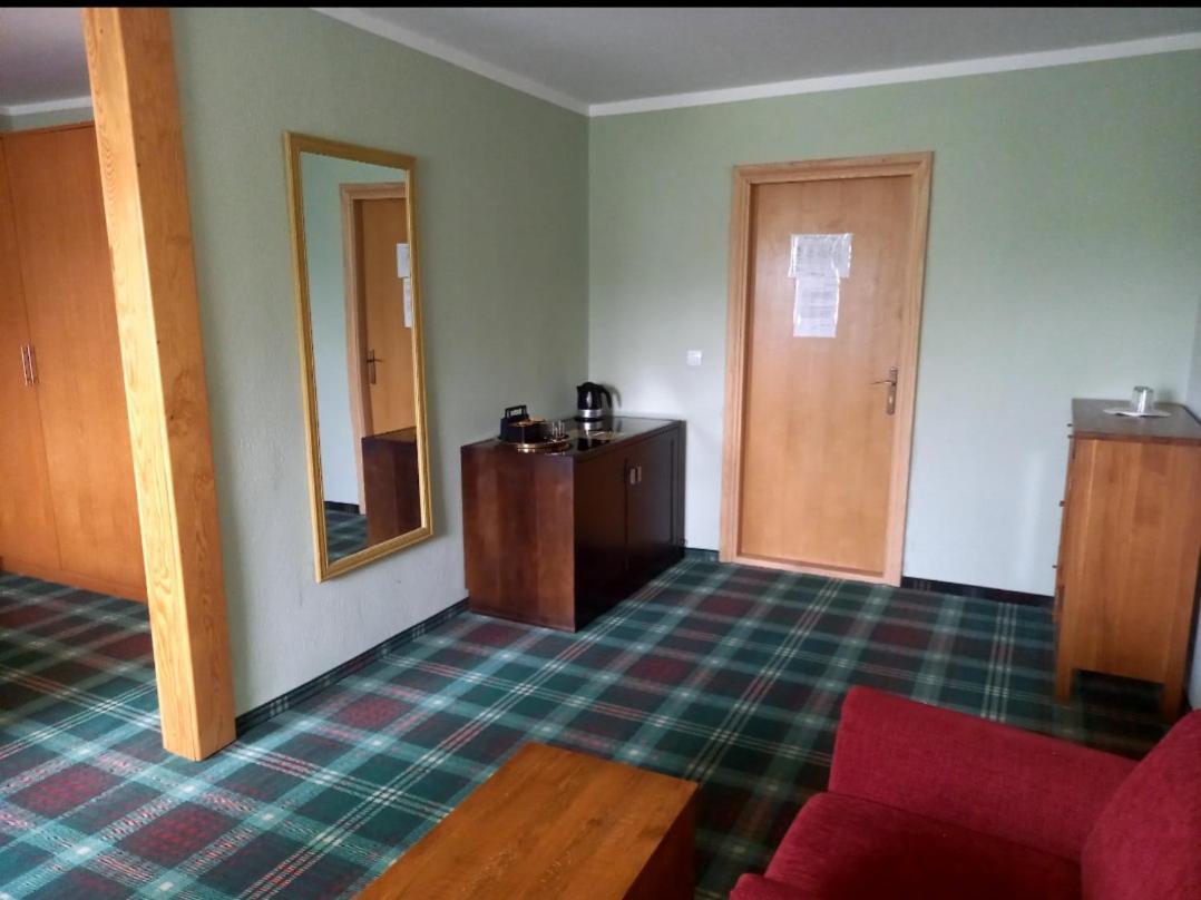 Taujenu Dvaro Sveciu Namai Towiany Extérieur photo