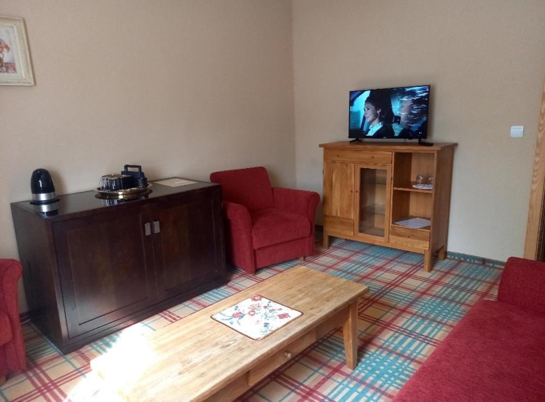 Taujenu Dvaro Sveciu Namai Towiany Extérieur photo