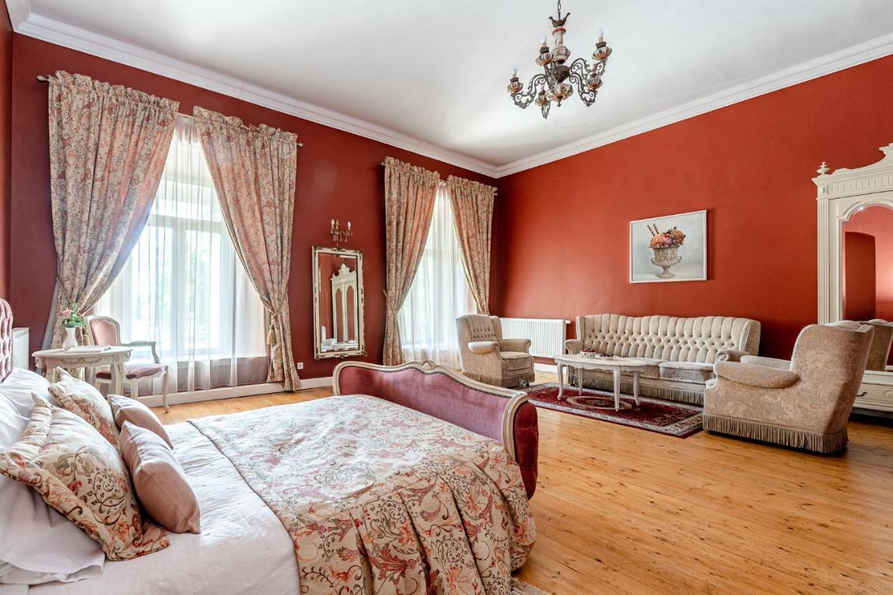 Aparthotel Taujenu Dvaro Sveciu Namai à Towiany Extérieur photo