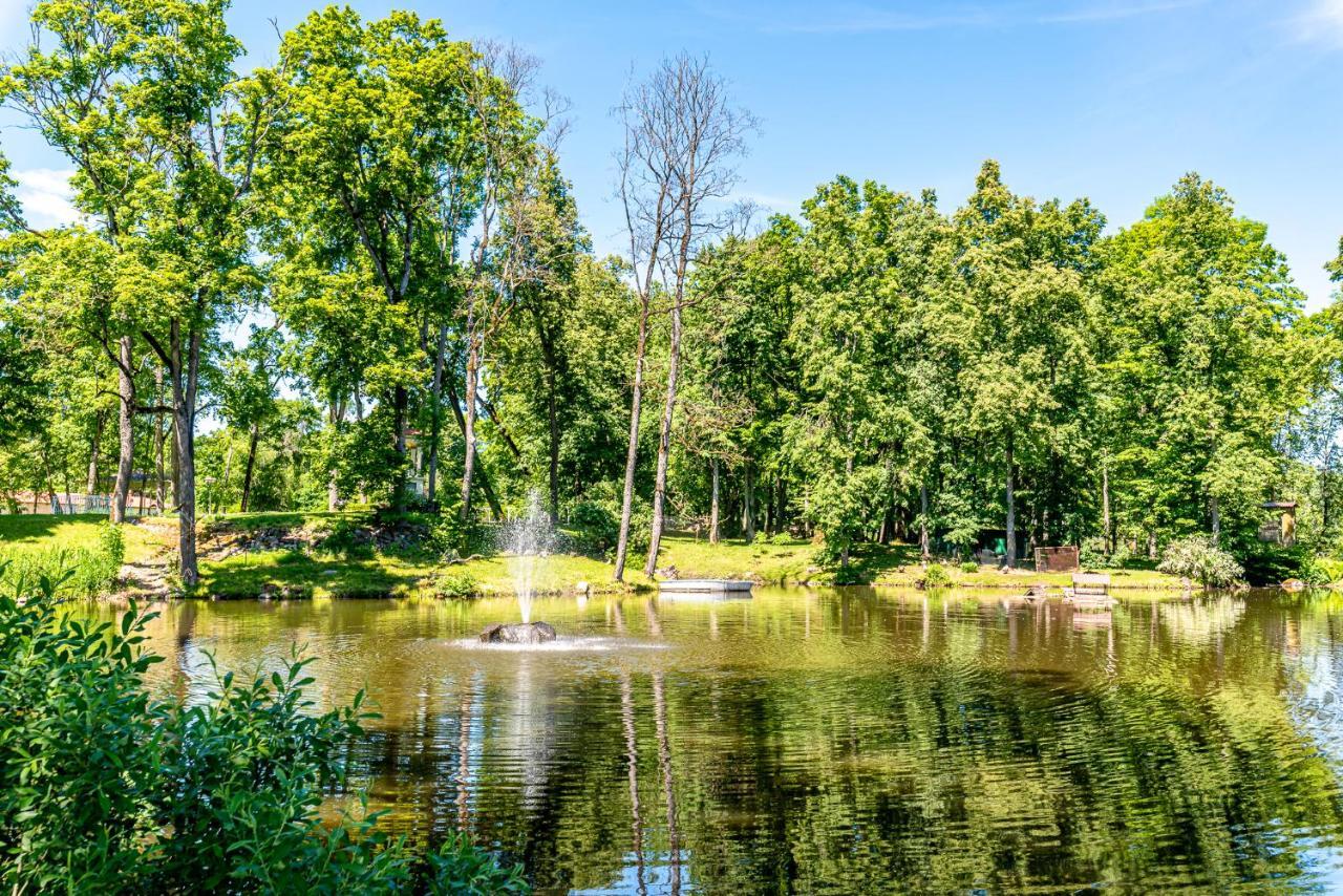 Taujenu Dvaro Sveciu Namai Towiany Extérieur photo