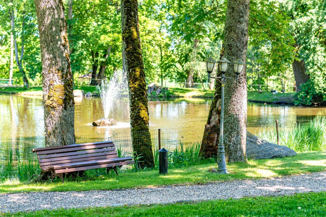 Taujenu Dvaro Sveciu Namai Towiany Extérieur photo